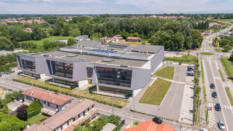 Dataline neemt VG7 uit Italië over